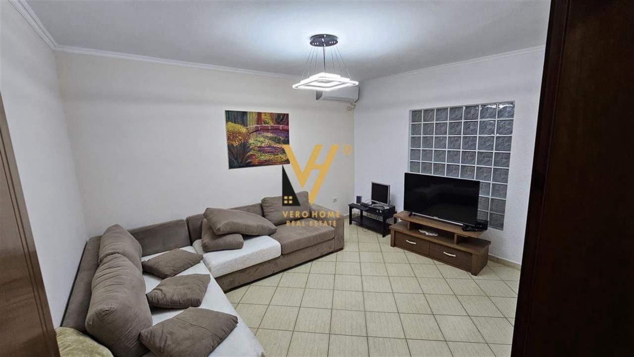 JEPET APARTAMENT 2+1+BLK ME QERA TE FERIT XHAJKO 550 EURO – Tiranë - 1