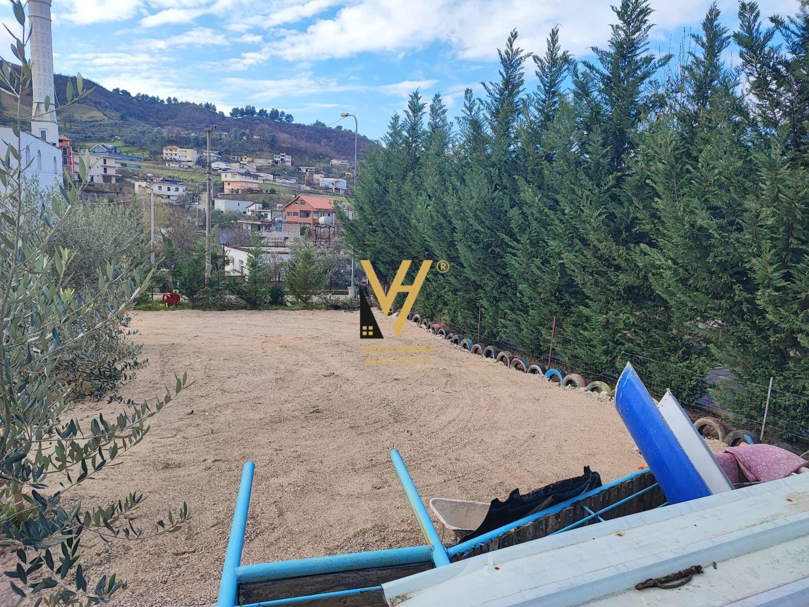 JEPET HAPESIRE BIZNESI 250 M2 ME QIRA NE KOMBINAT 60.000 LEK – Tiranë