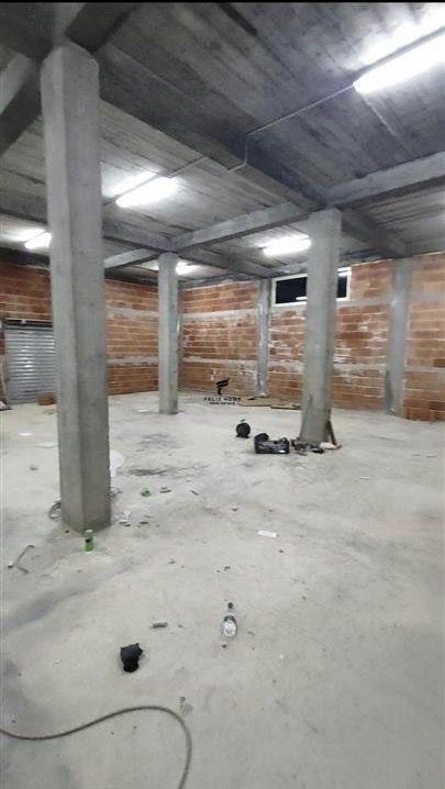 MAGAZINE ME QERA 450 M2 FARKE 1.500 EURO – Tiranë