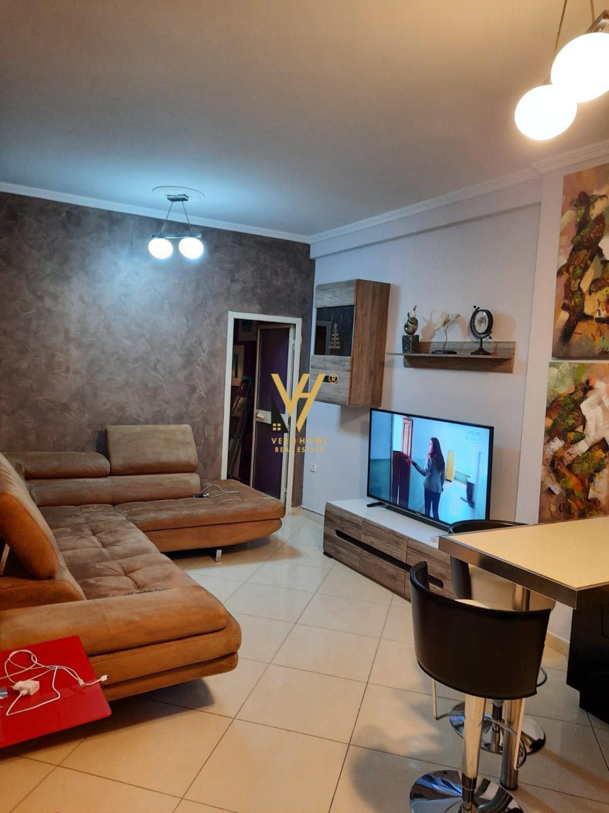 JEPET APARTAMENT 1+1 ME QIRA TE KODRA E DIELLIT 50.000 LEKE – Tiranë