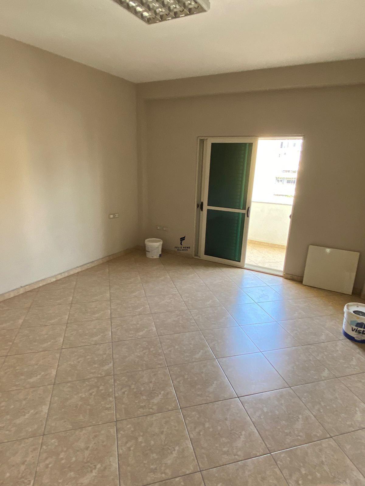 ZYRE ME QERA 250 M2 KODRA DIELLIT 100.000 LEKE FH-87223 – Tiranë