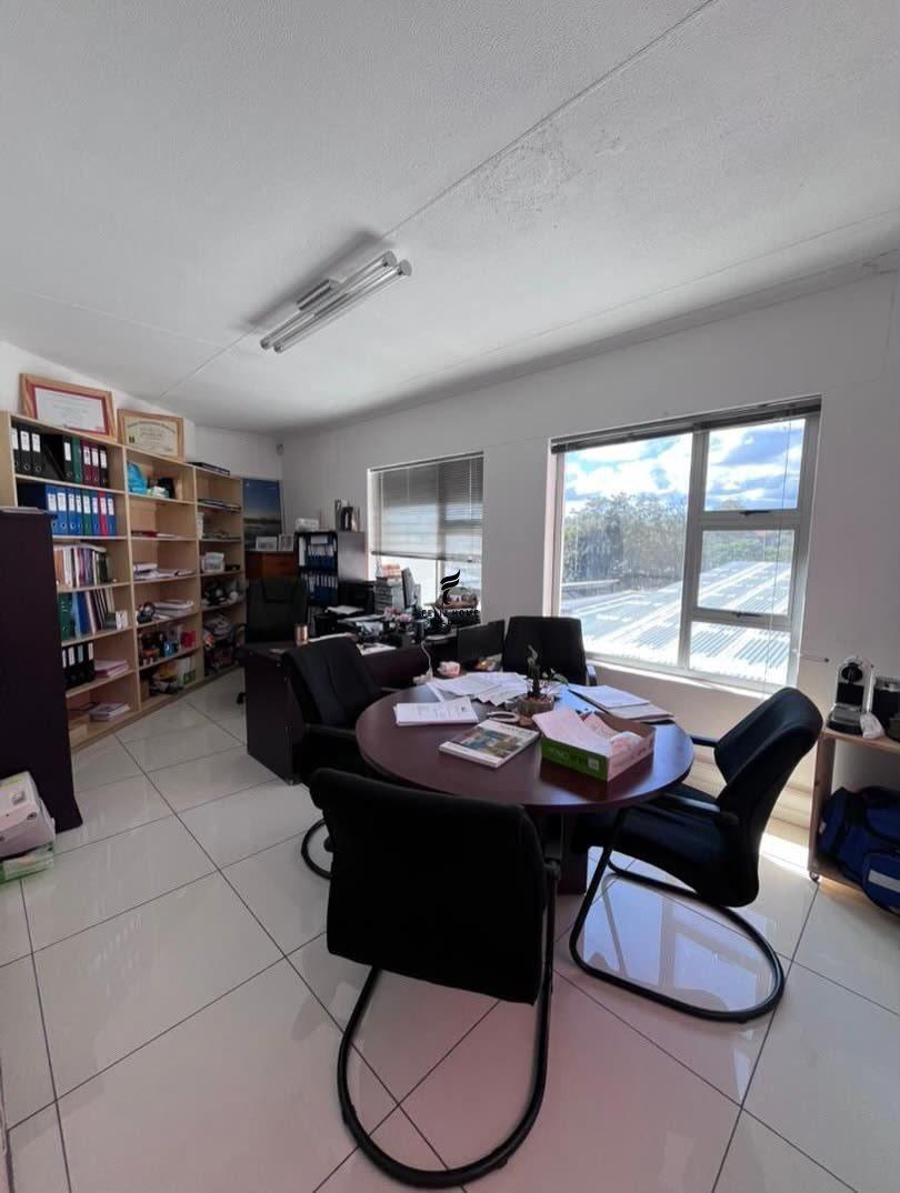 ZYRE ME QERA 105 M2 BLLOK 200.000 LEKE FH-86827 – Tiranë