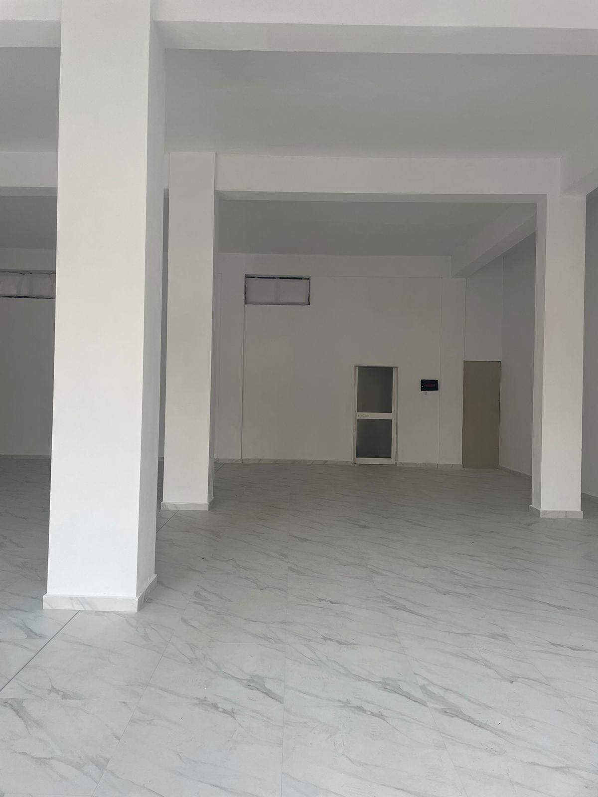 DYQAN ME QERA 120 M2 ALI DEMI 2.000 EURO – Tiranë