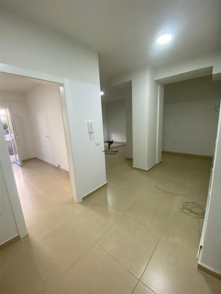 ZYRE ME QERA 93 M2 RRUGA E KOSOVAREVE 100.000 LEKE FH-72151 – Tiranë