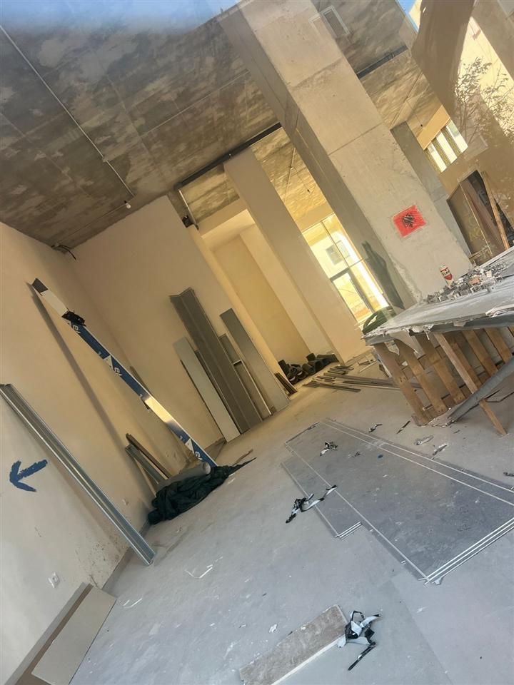 DYQAN ME QERA 200 M2 QENDER 5.500 EURO – Tiranë