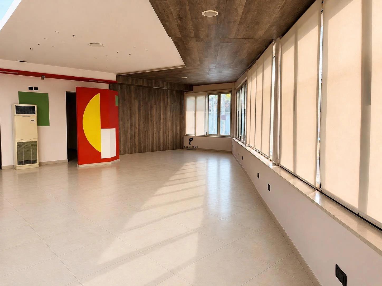 DYQAN ME QERA 180 M2 QENDER 320.000 LEKE FH-96957 – Tiranë - 1