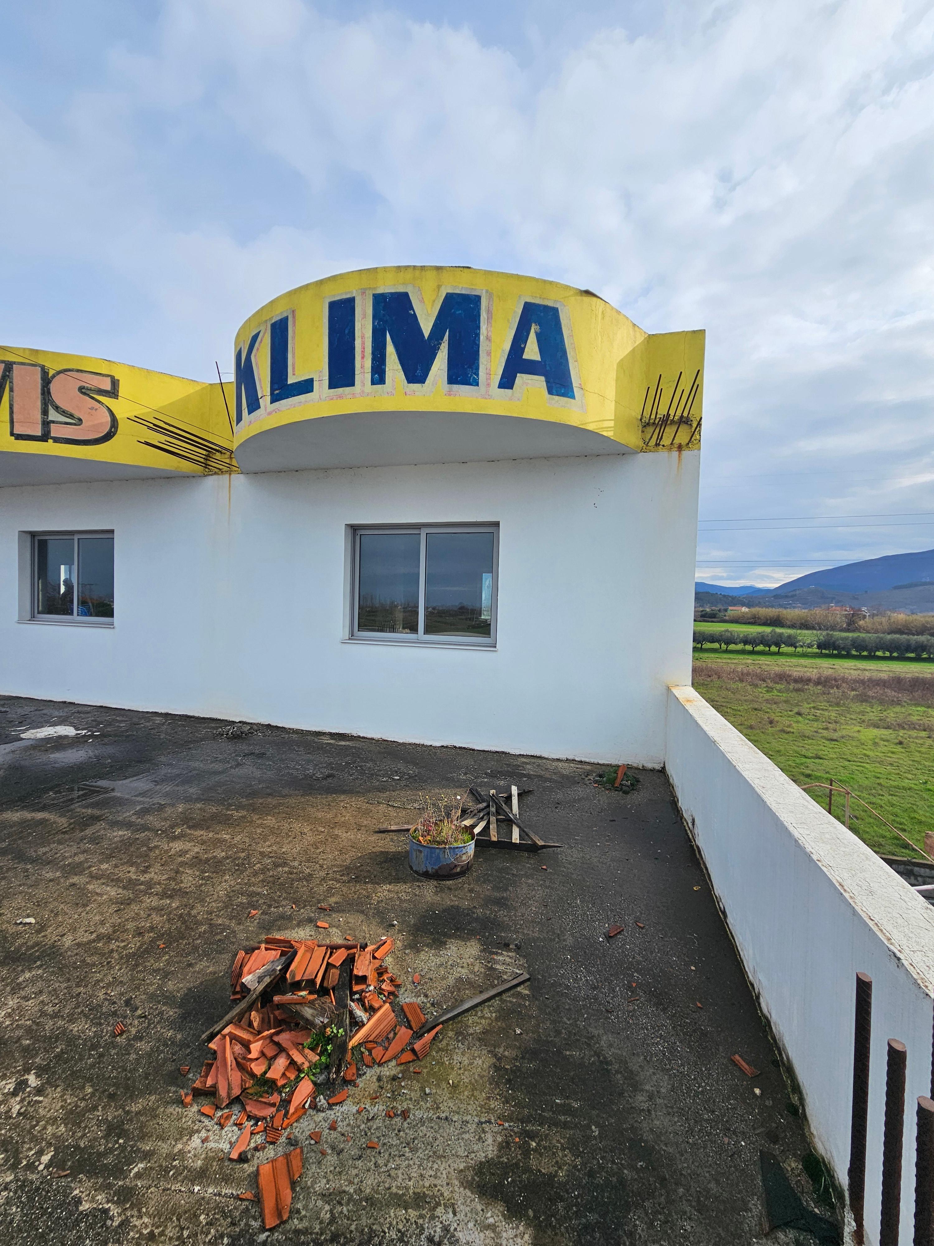 Shitet biznes 250m2 Ndertime 2 kate +1200m2 Truall – Lezhë - 1