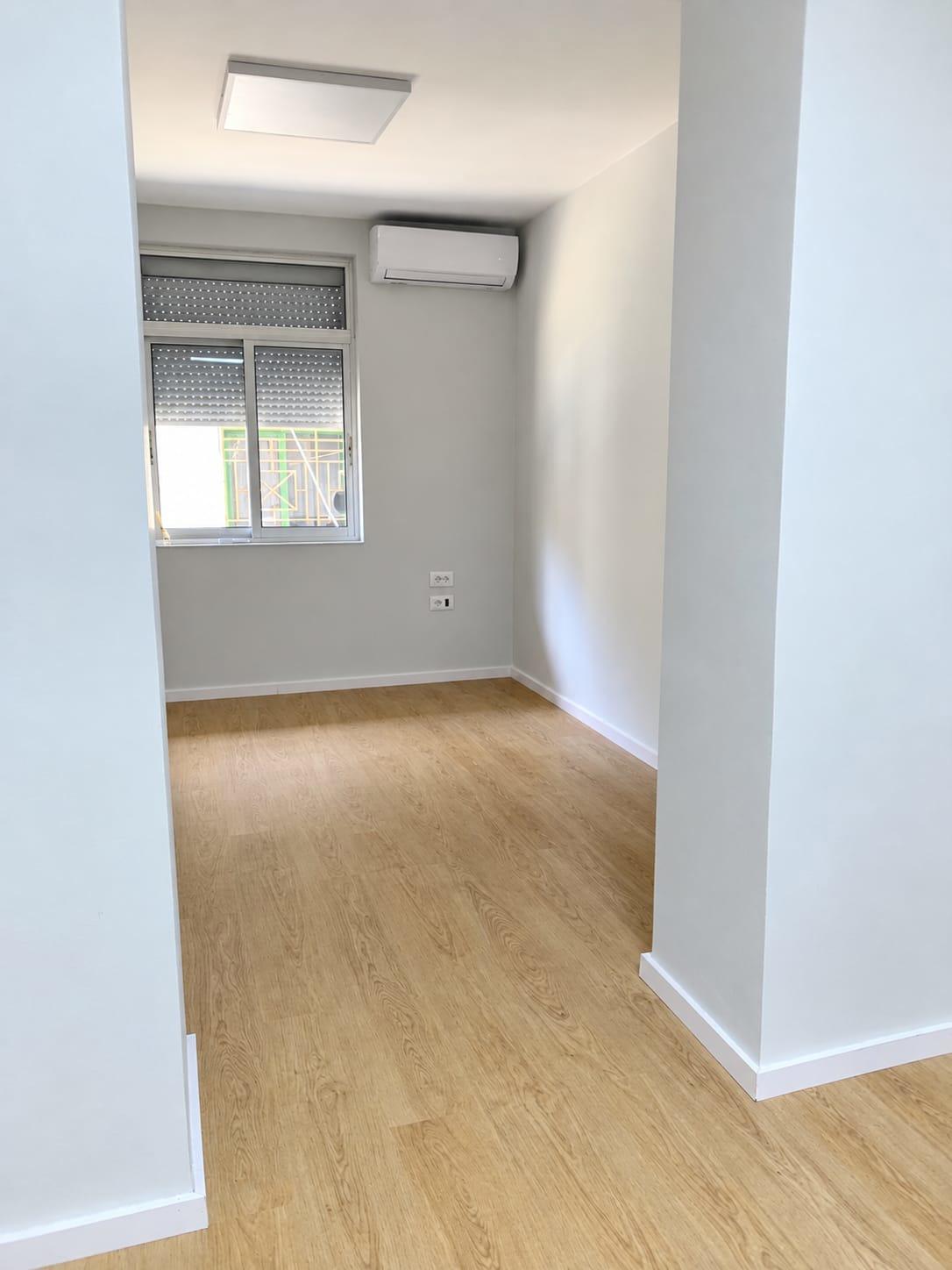 ZYRE ME QERA: 1 Amb. Pune 📍Bllok | 450€/Muaj – Tiranë