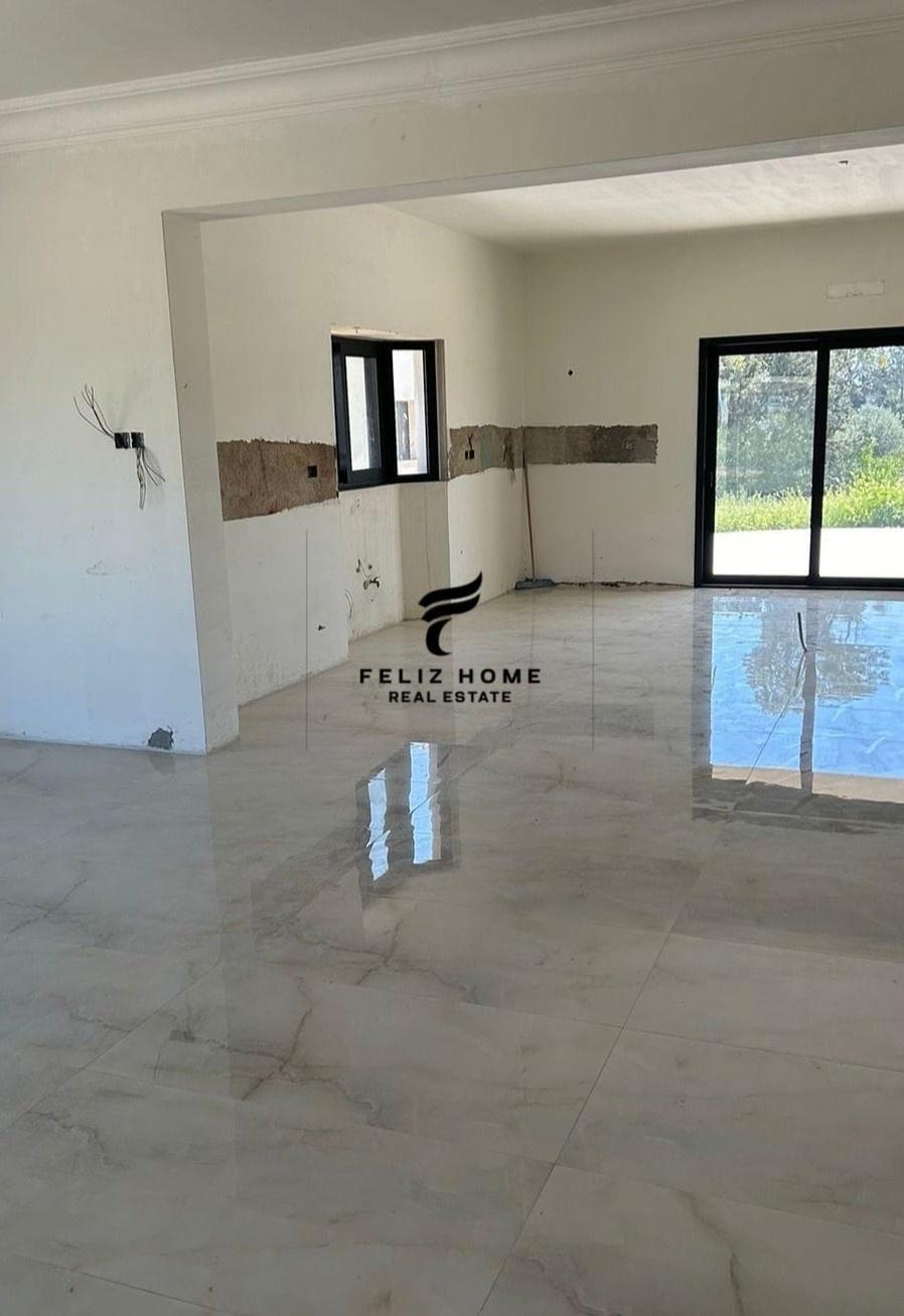 AMBIENT BIZNESI TRIPLEX ME QERA STACIONI I TRENIT 750.000 LE – Tiranë - 1