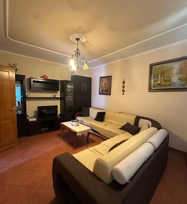 SHITET APARTAMENT 2+1 RRUGA E KAVAJES 293.000 EURO – Tiranë