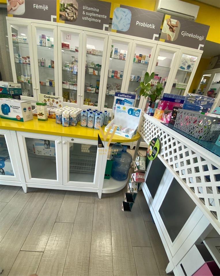 JEPET FARMACI 89M2 ME QERA TE KOMUNA E PARISIT 800 EURO – Tiranë