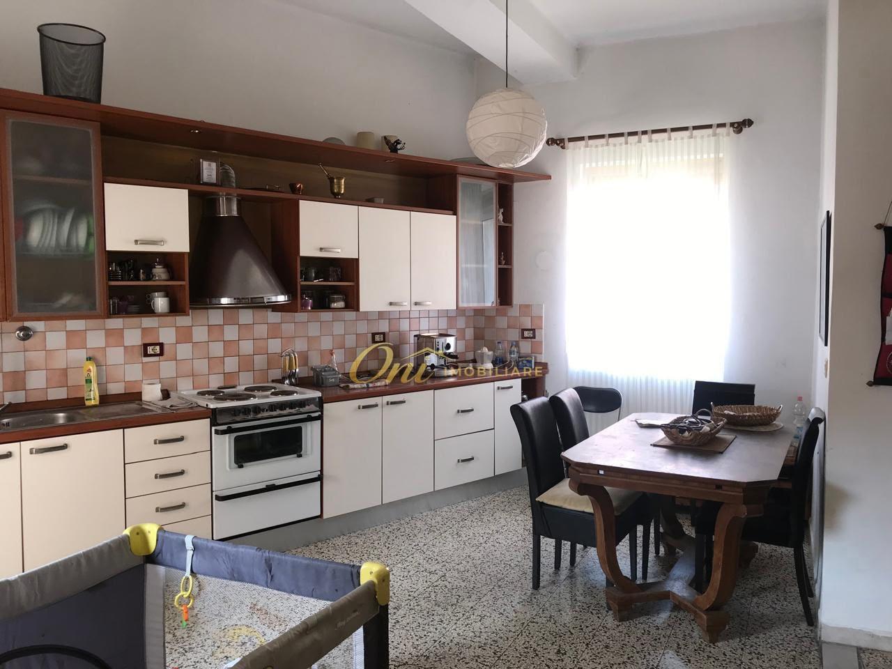 RRUGA E BARRIKADAVE APARTAMENT PER QERA 3+1 – Tiranë - 1