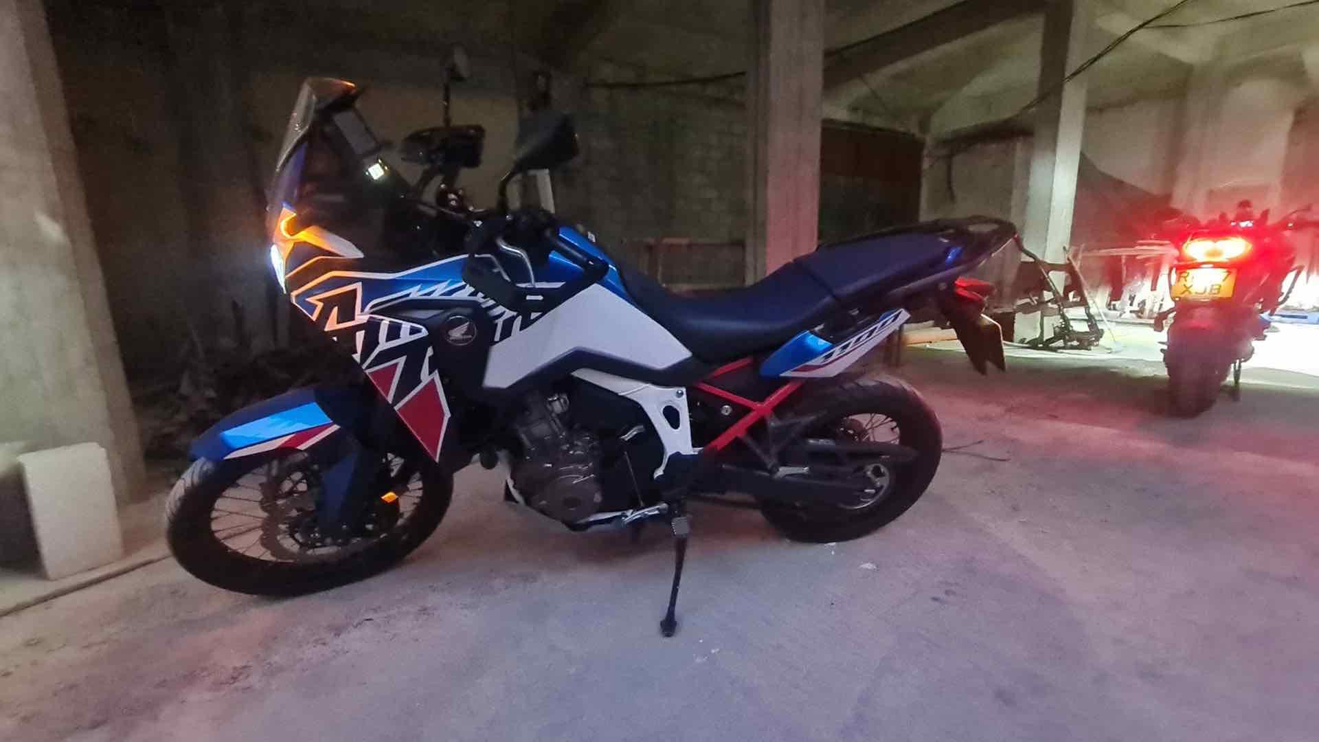 Shitet ose nderrohet Honda Africa Twin 1100 cc 2023 – Tiranë