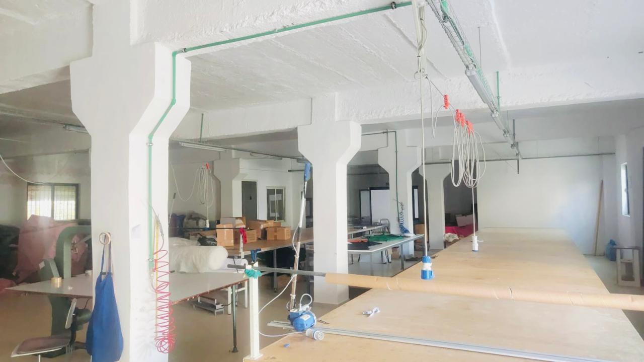 MAGAZINE ME QERA 900M2 KOMBINAT 360.000LEKE FH-76333 – Tiranë