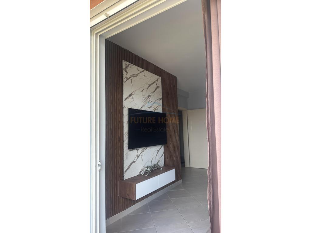0693769552,Shitet, Apartament 1+1, Rruga 5 Maji, Tirane. – Tiranë