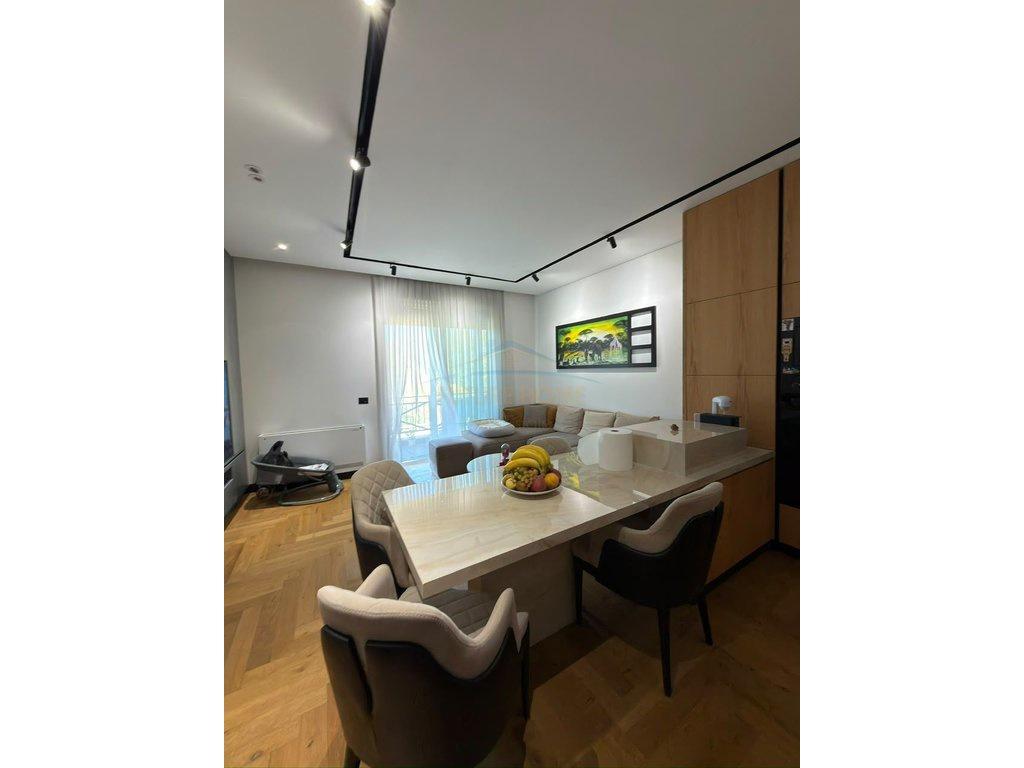 0692268458 Shitet, Apartament 2+1+2+ Post Parkimi, Selite – Tiranë
