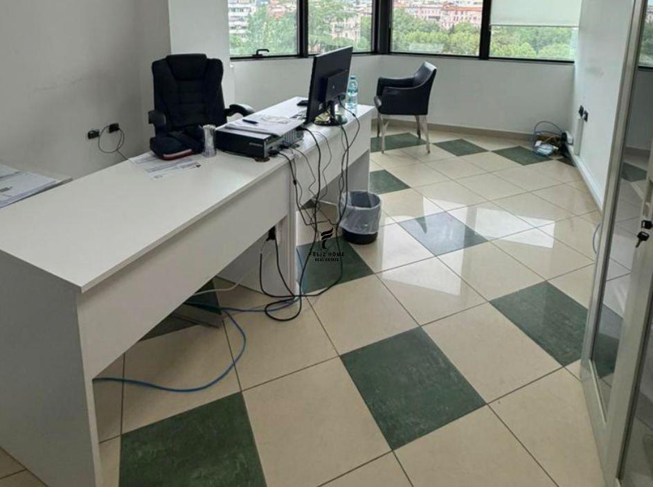 ZYRE ME QERA 115 M2 BLLOK 300.000 LEKE FH-70619 – Tiranë