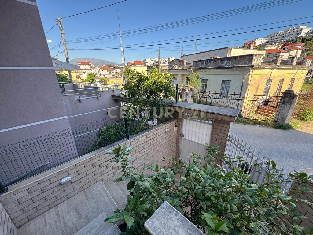 Vilë Tre Katëshe Për Shitje në Selitë, Tiranë – Tiranë