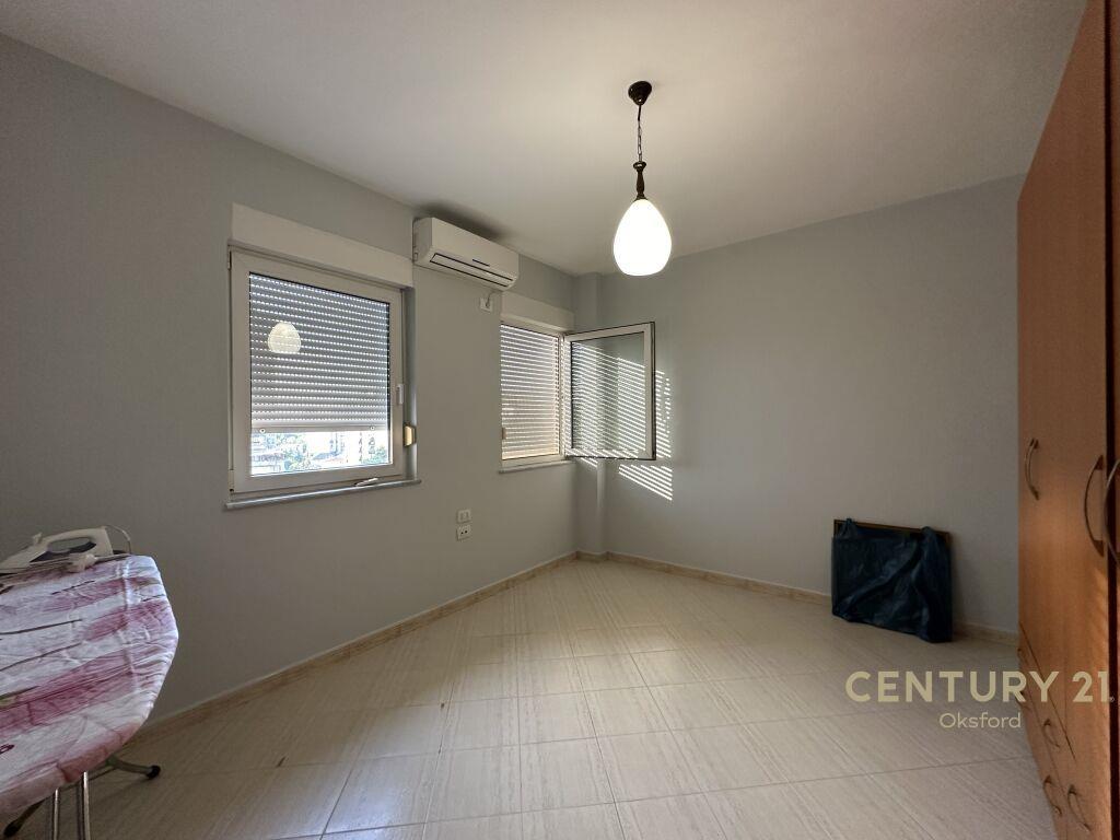 JAPIM ME QIRA APARTMENT 2+1+2+POST PARKIMI TEK RRUGA E ELBAS – Tiranë - 1