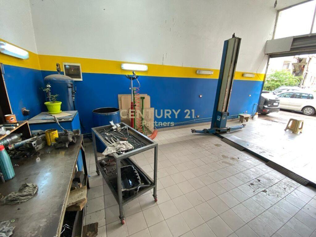 Njesi Biznesi me qira per servis tek Komuna e Parisit – Tiranë - 1