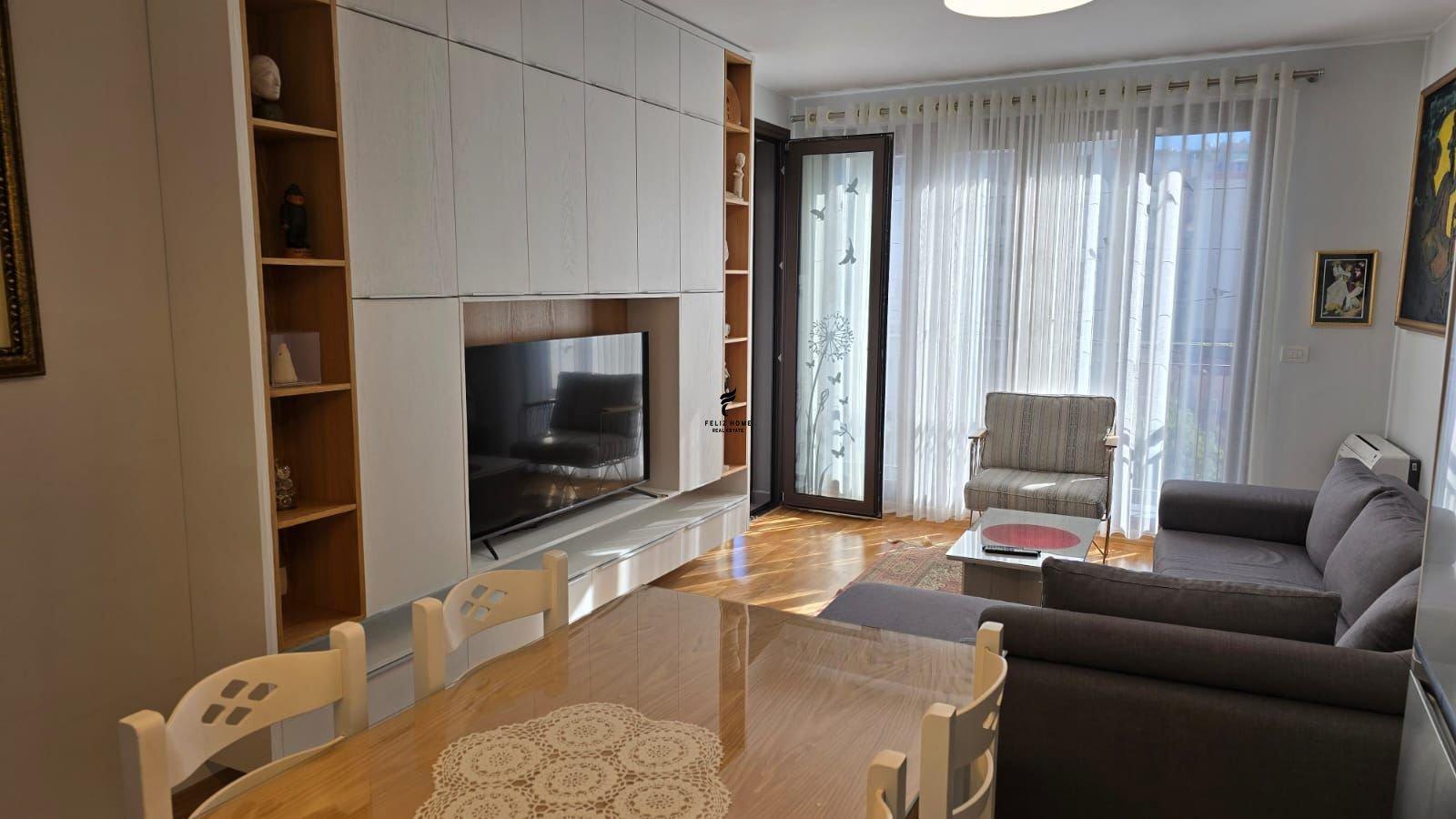 APARTAMENT ME QERA 1+1 QENDER 105.000 LEKE FH-80729 – Tiranë - 1