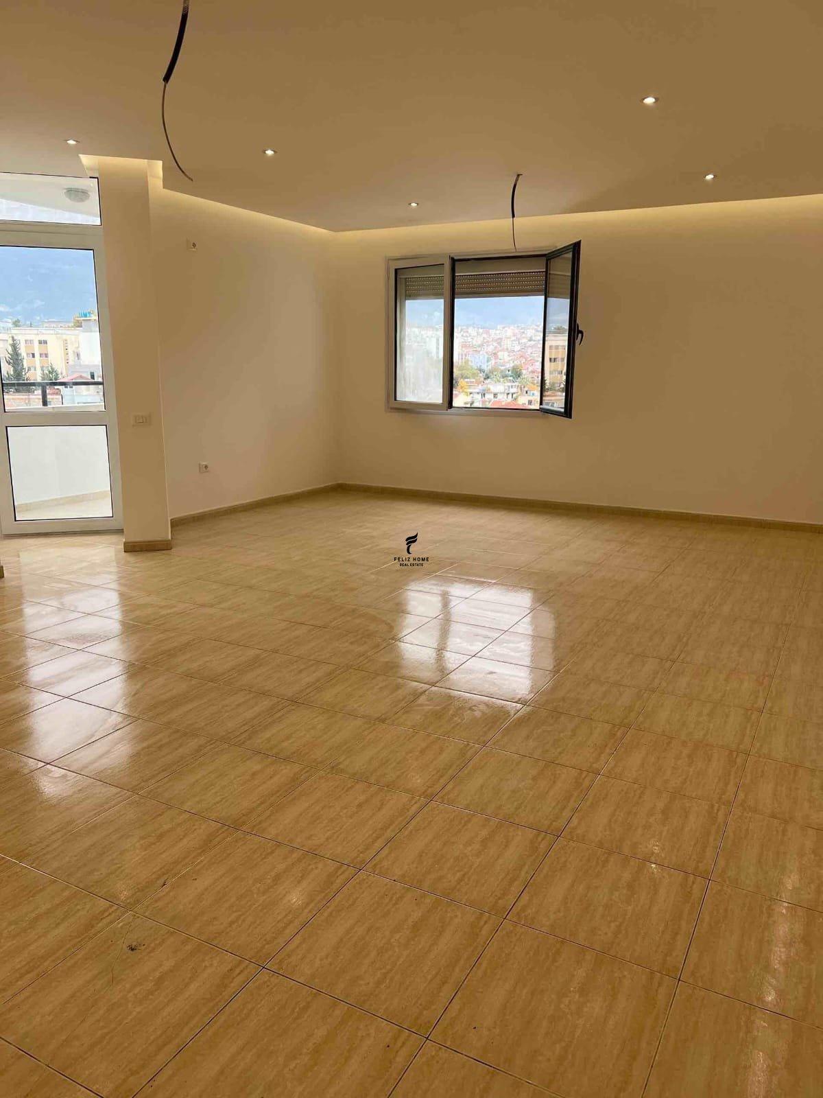 ZYRE ME QERA 190 M2 RRUGA E ELBASANIT 200.000 LEKE FH-75648 – Tiranë