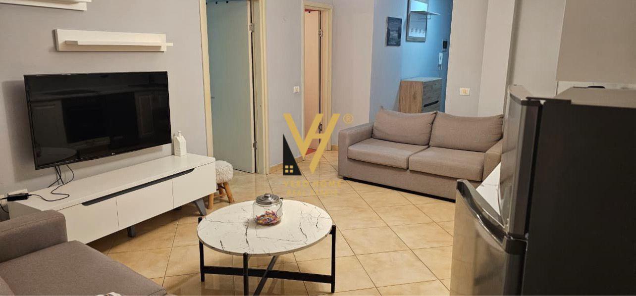 JEPET APARTAMENT 1+1+BLK ME QERA TE KODRA E DIELLIT 48.000 L – Tiranë