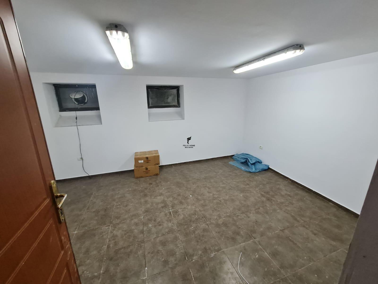 DYQAN ME QERA 45 M2 RRUGA E BARRIKADAVE 80.000 LEKE FH-89691 – Tiranë