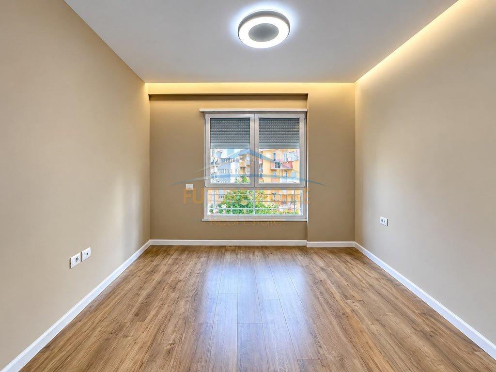 0695135860 Qira,Zyre,Komuna Parisit ! – Tiranë